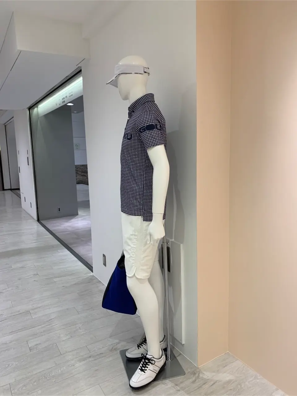 23区GOLF 松屋スタッフ コーディネート画像