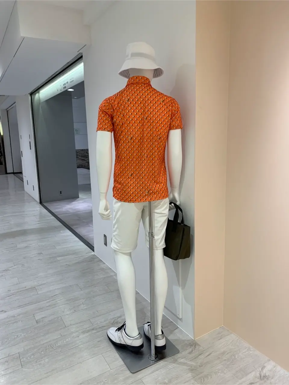 23区GOLF 松屋スタッフ コーディネート画像