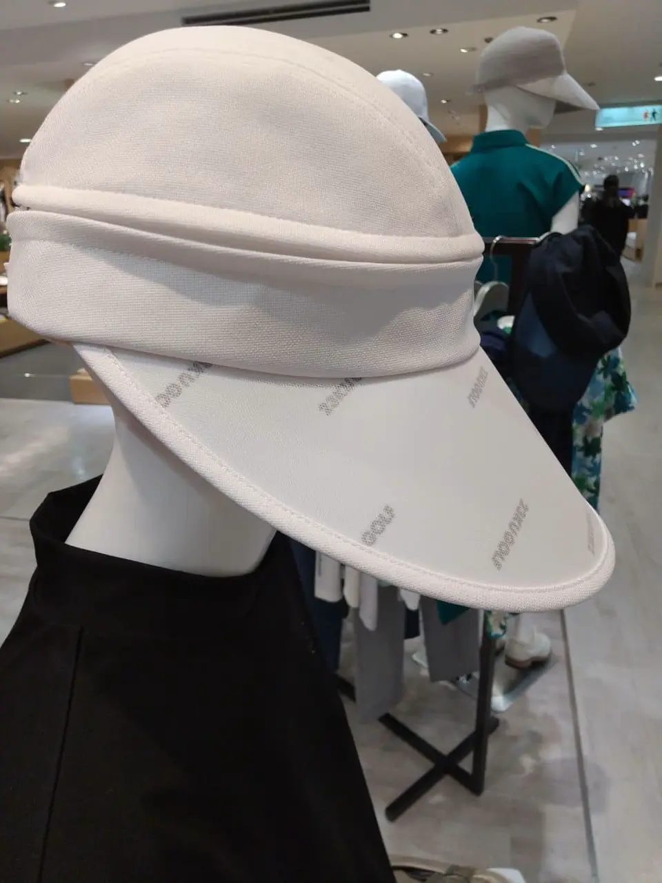 23区GOLF スタッフ コーディネート画像