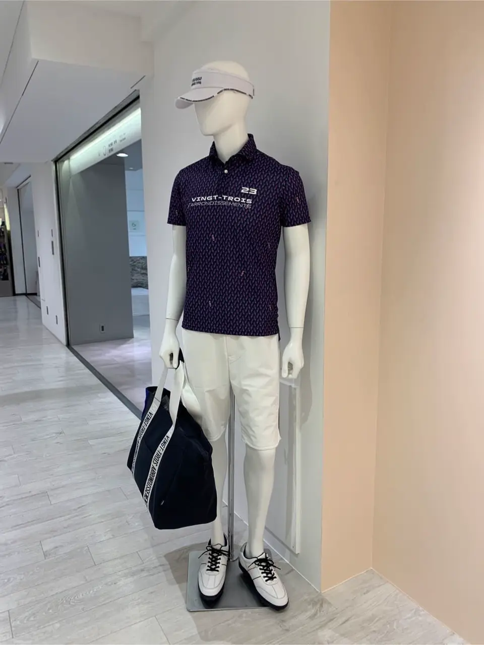 23区GOLF 松屋スタッフ コーディネート画像