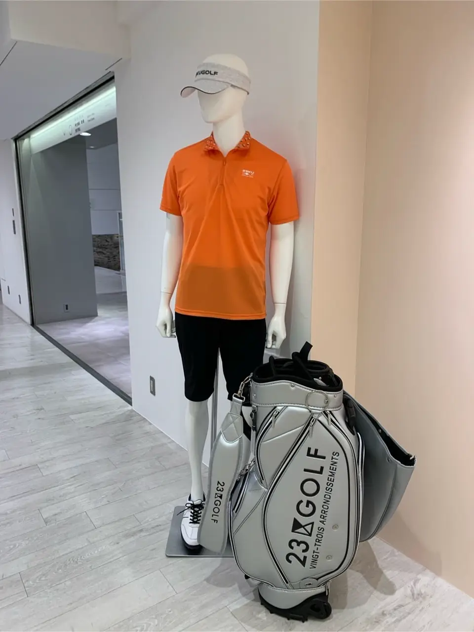 23区GOLF 松屋スタッフ コーディネート画像