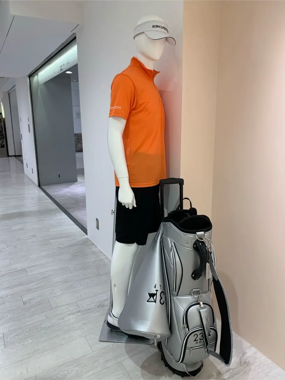 23区GOLF 松屋スタッフ コーディネート画像