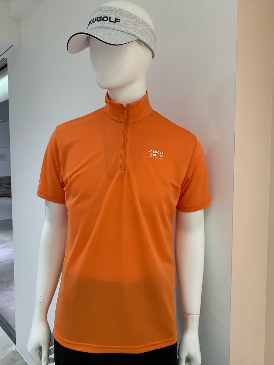 23区GOLF 松屋スタッフ コーディネート画像