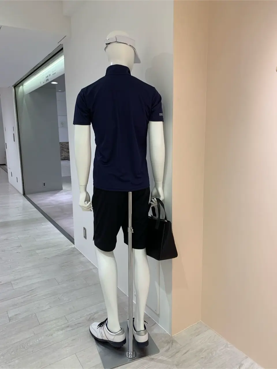 23区GOLF 松屋スタッフ コーディネート画像