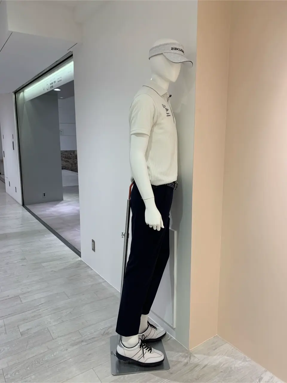 23区GOLF 松屋スタッフ コーディネート画像