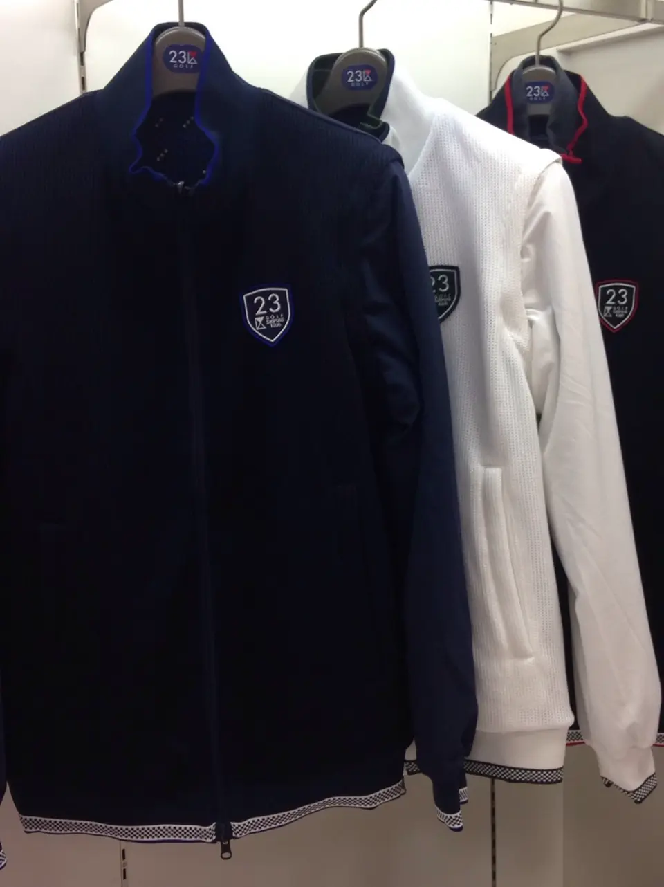 23区GOLF 松屋スタッフ コーディネート画像