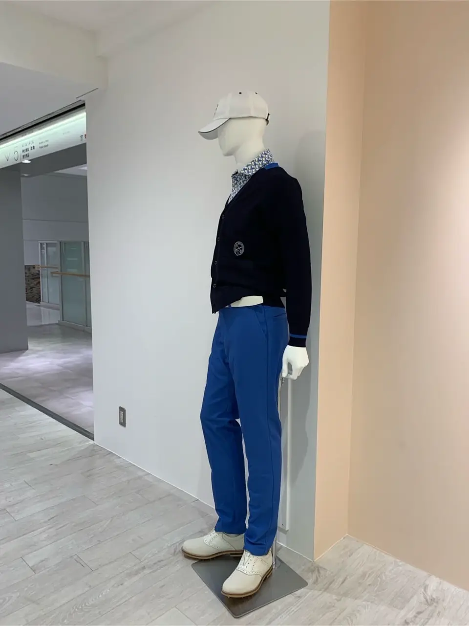 23区GOLF 松屋スタッフ コーディネート画像