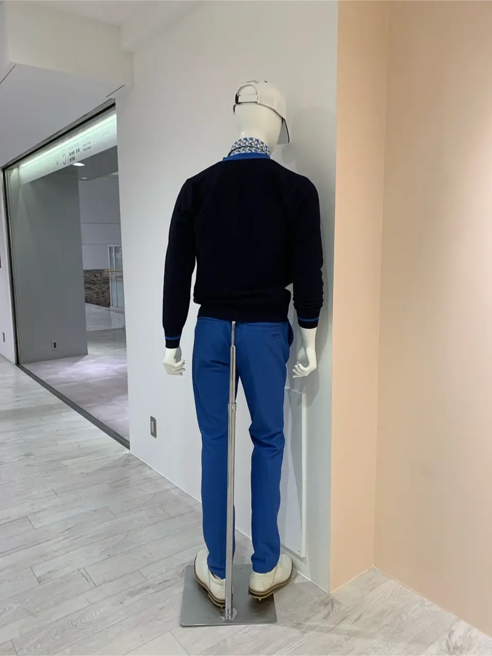 23区GOLF 松屋スタッフ コーディネート画像