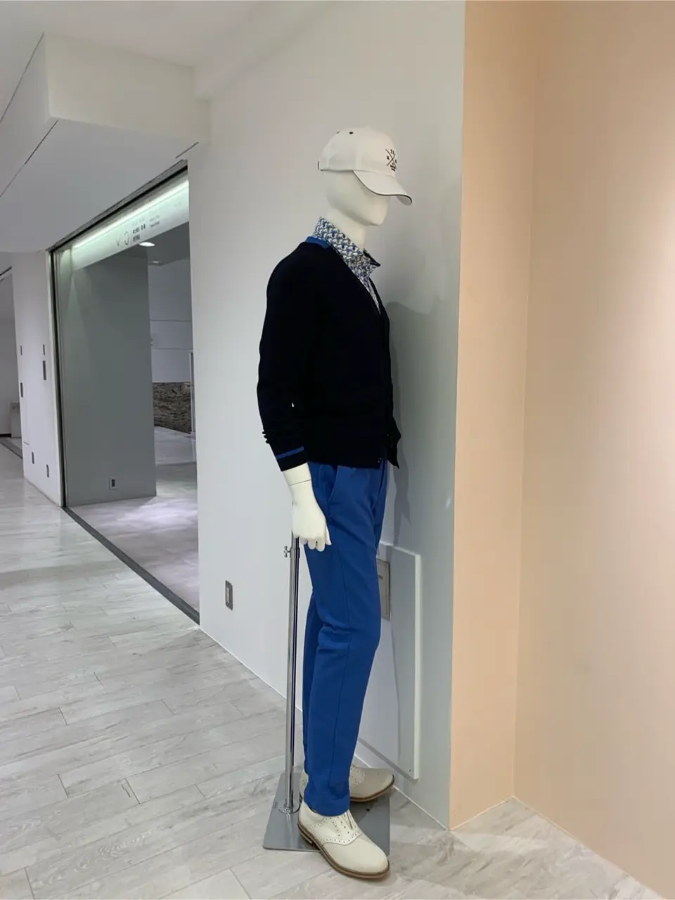 23区GOLF 松屋スタッフ コーディネート画像