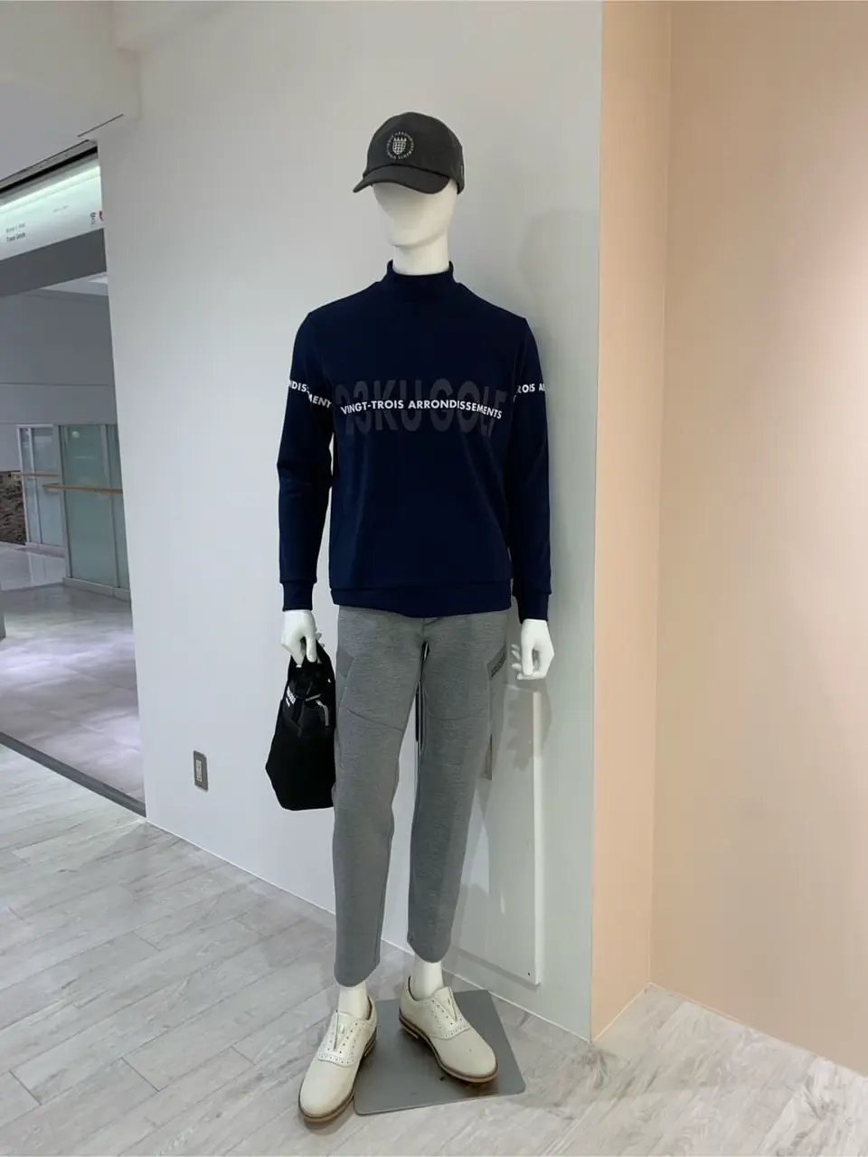 23区GOLF 松屋スタッフ コーディネート画像