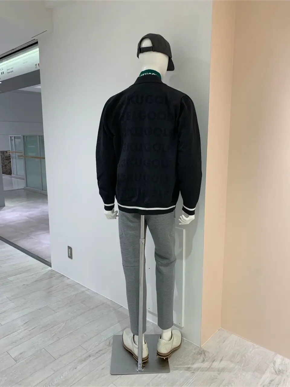 23区GOLF 松屋スタッフ コーディネート画像