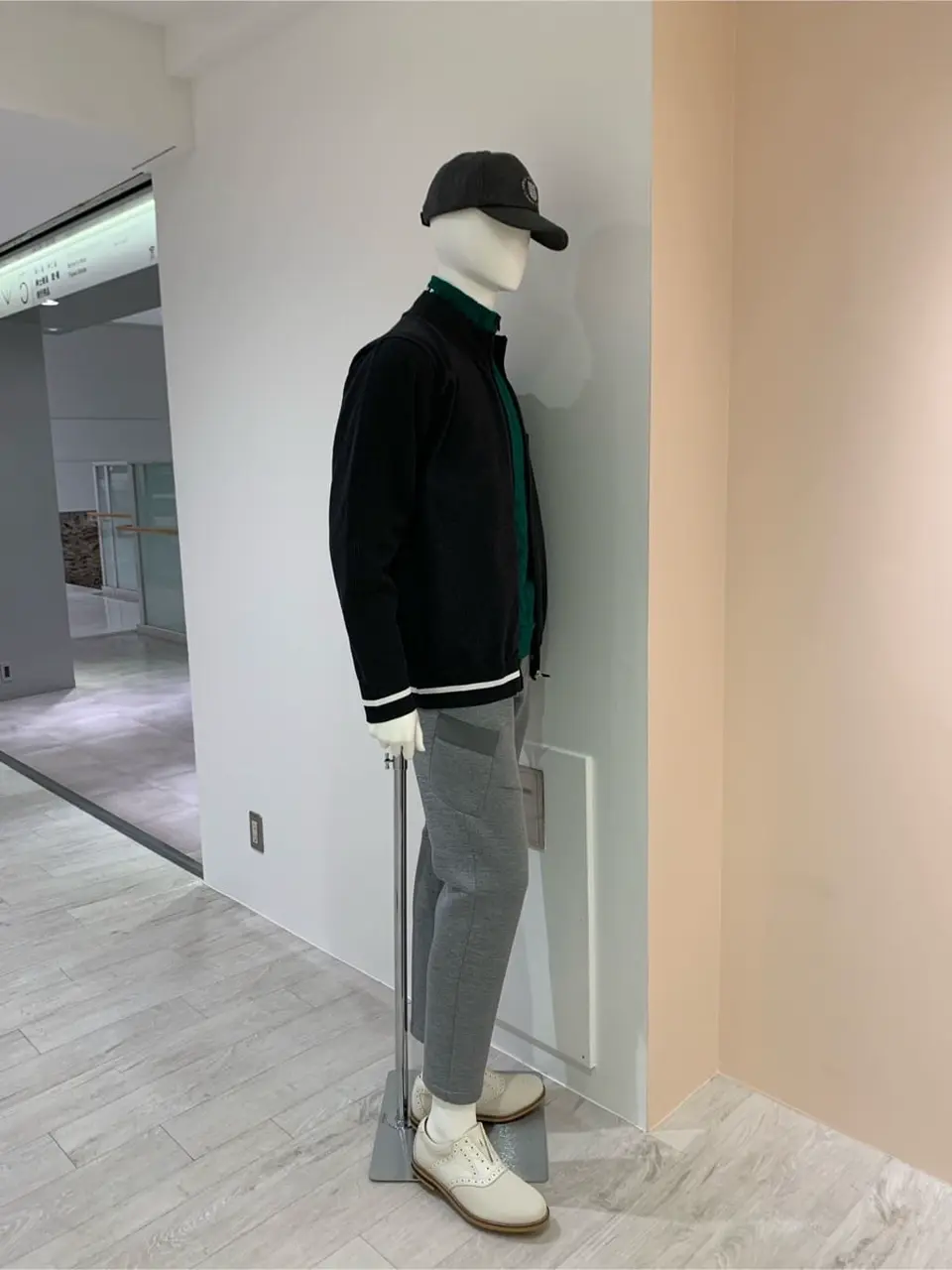 23区GOLF 松屋スタッフ コーディネート画像