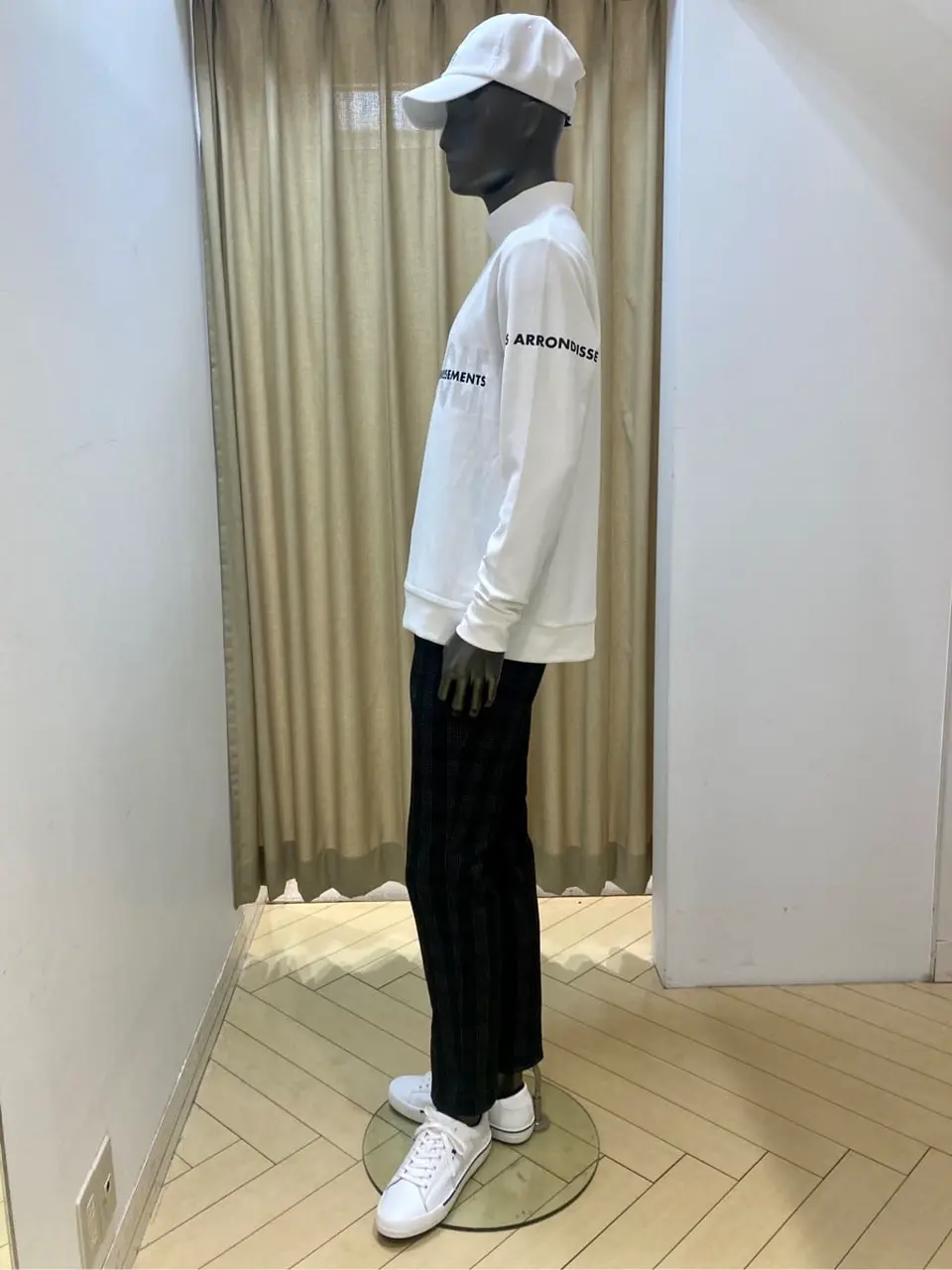 23区GOLF スタッフ コーディネート画像