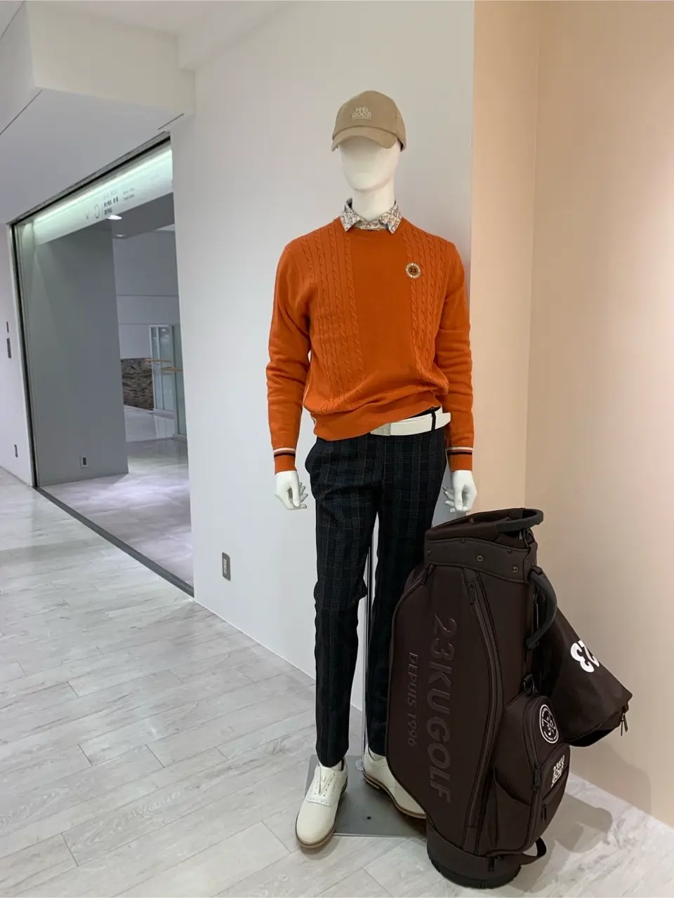 23区GOLF 松屋スタッフ コーディネート画像