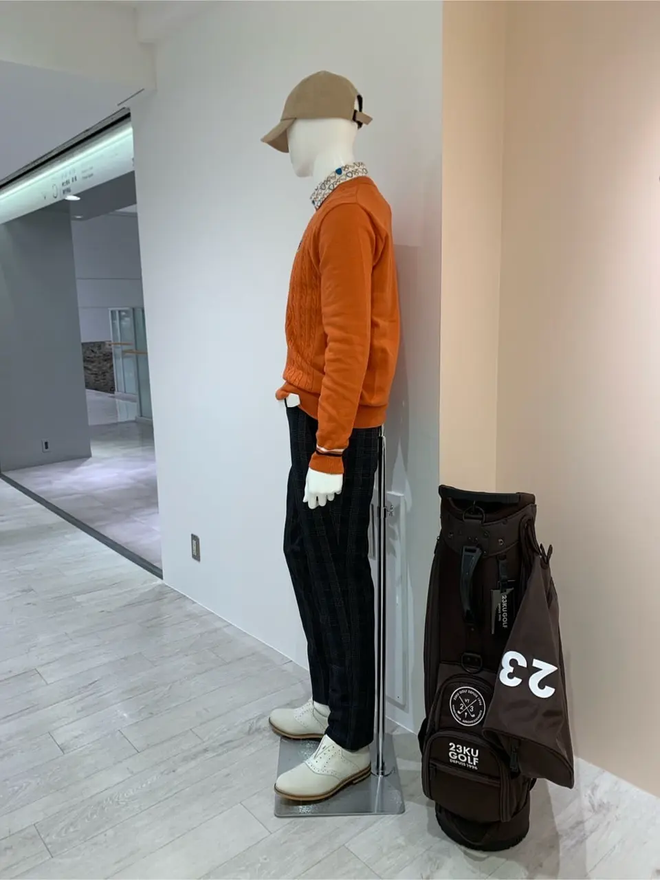 23区GOLF 松屋スタッフ コーディネート画像