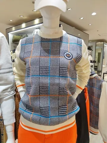 23区GOLF スタッフ コーディネート画像