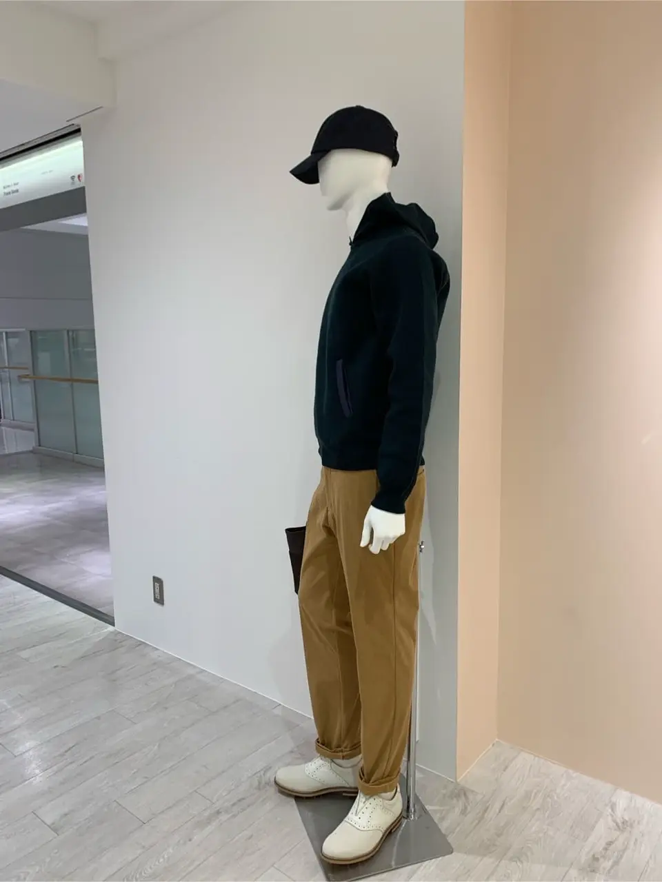 23区GOLF 松屋スタッフ コーディネート画像