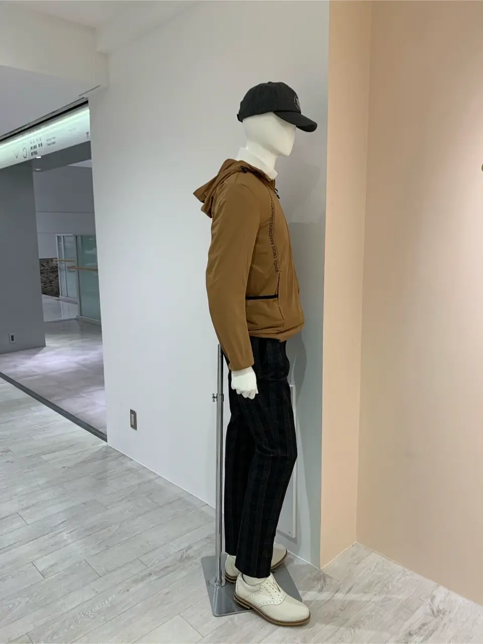 23区GOLF 松屋スタッフ コーディネート画像