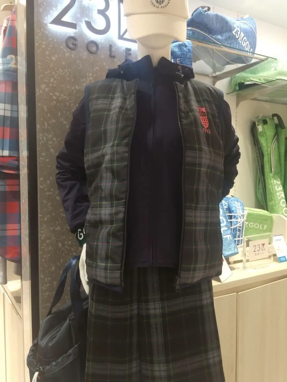23区GOLF スタッフ コーディネート画像
