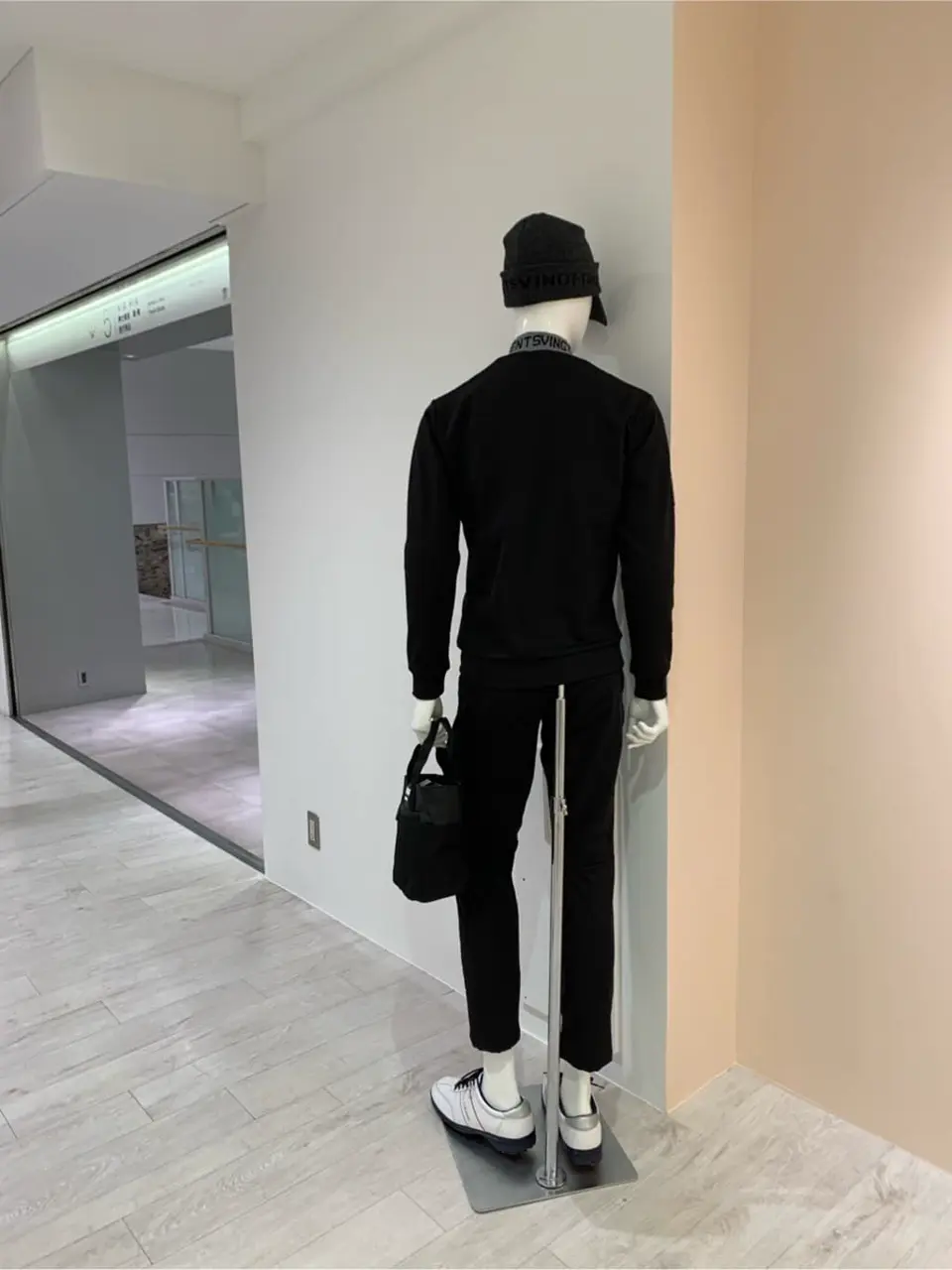 23区GOLF 松屋スタッフ コーディネート画像