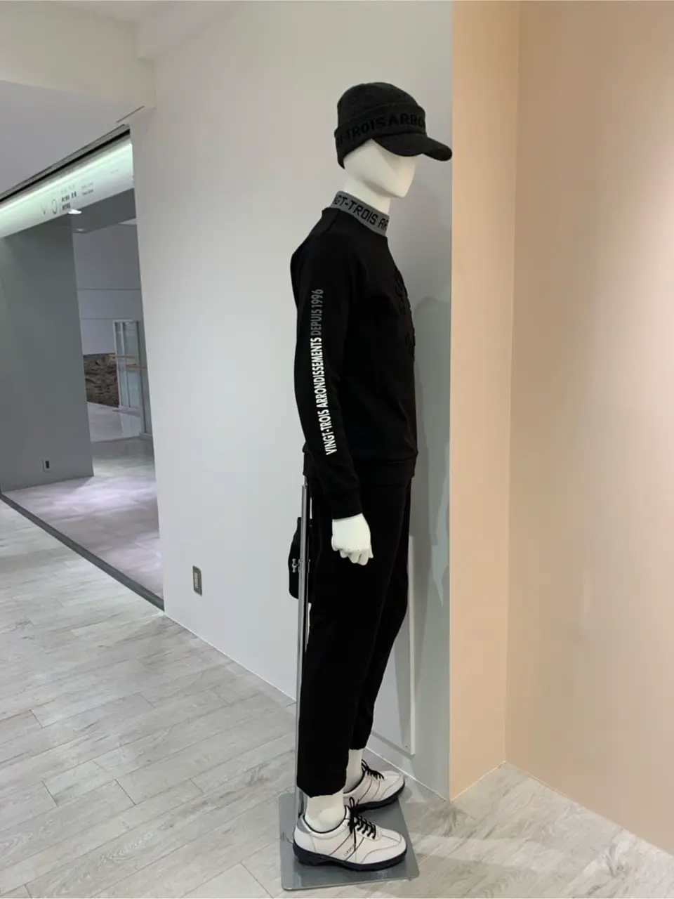 23区GOLF 松屋スタッフ コーディネート画像