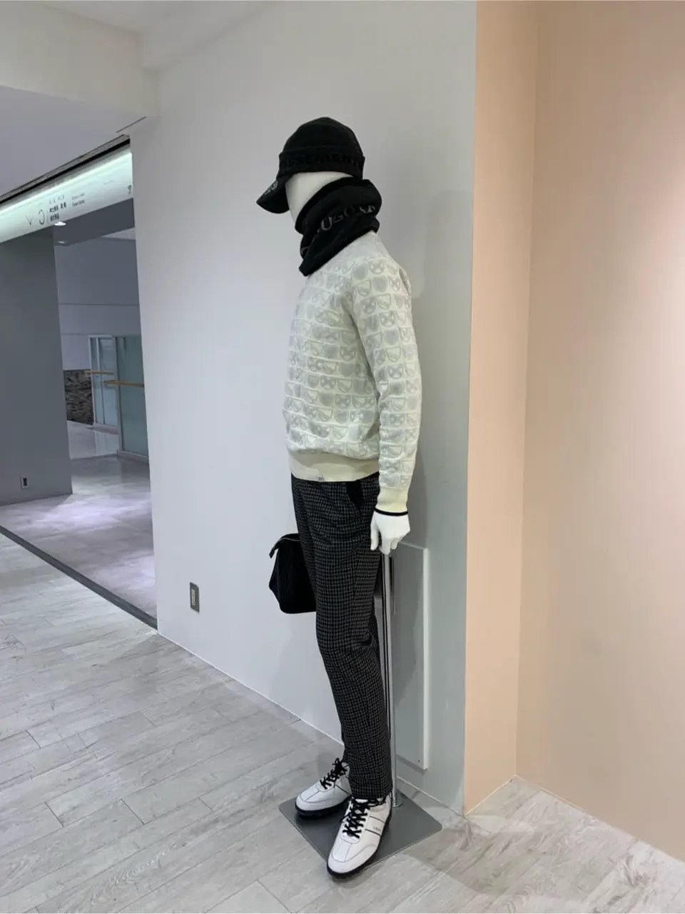 23区GOLF 松屋スタッフ コーディネート画像