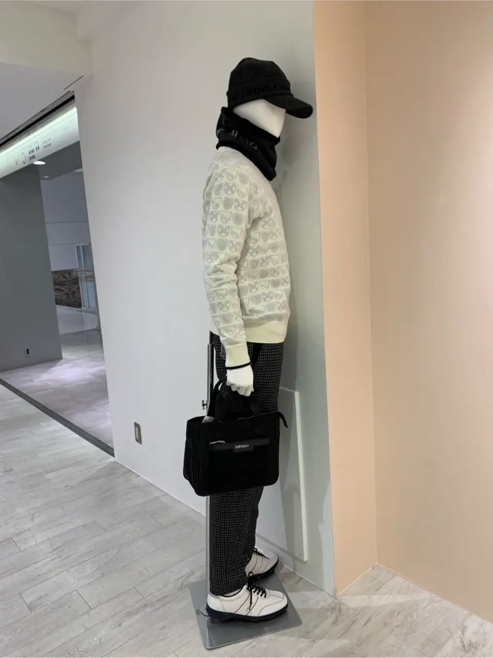 23区GOLF 松屋スタッフ コーディネート画像