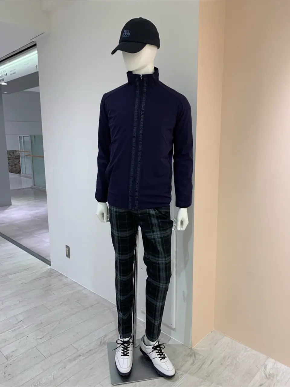 23区GOLF 松屋スタッフ コーディネート画像