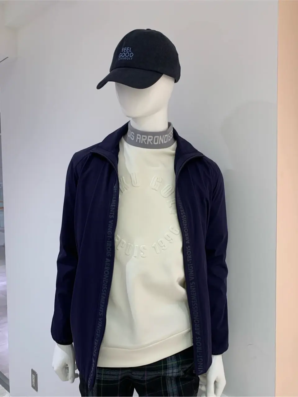 23区GOLF 松屋スタッフ コーディネート画像