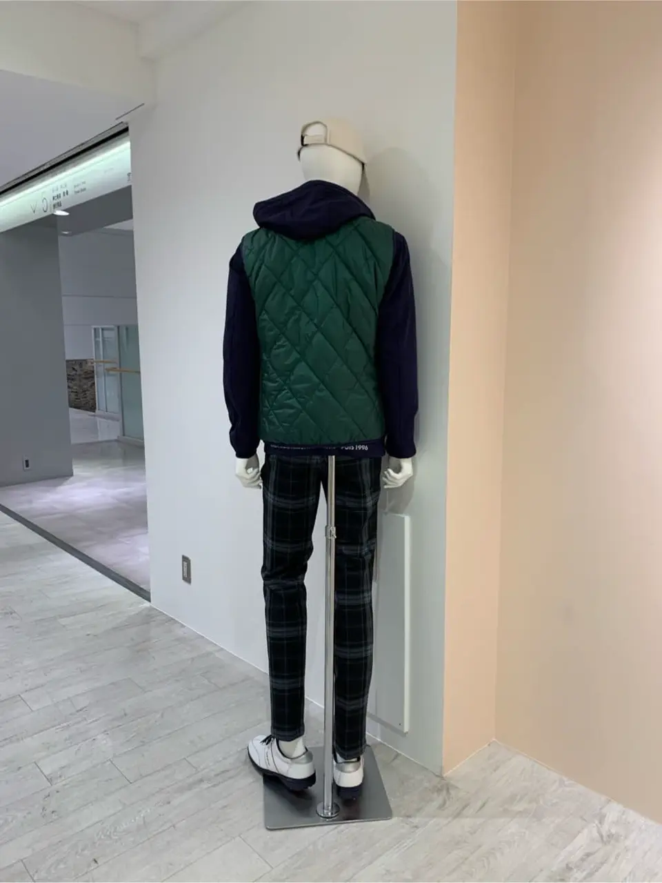 23区GOLF 松屋スタッフ コーディネート画像