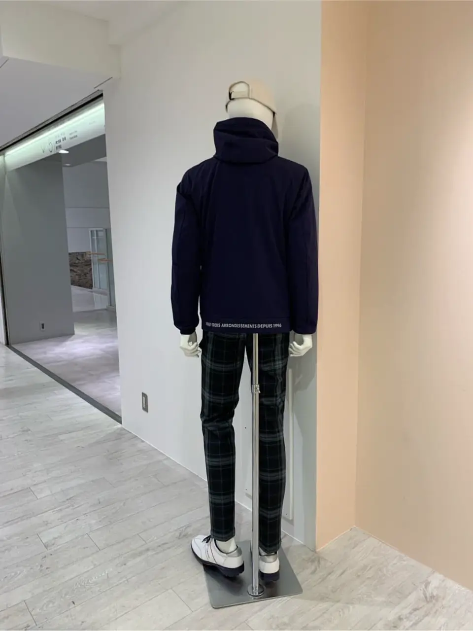 23区GOLF 松屋スタッフ コーディネート画像