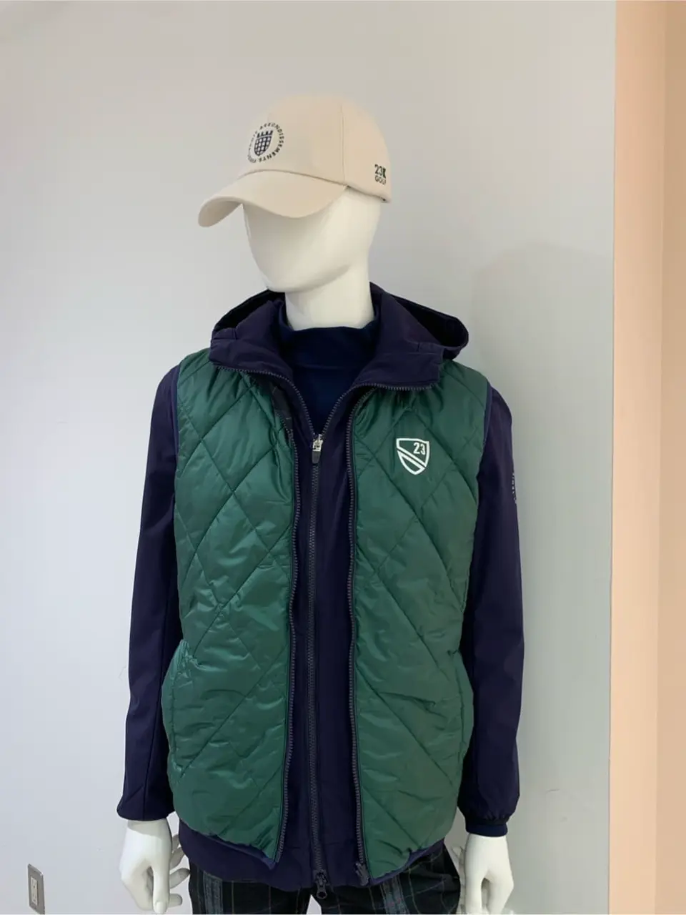 23区GOLF 松屋スタッフ コーディネート画像