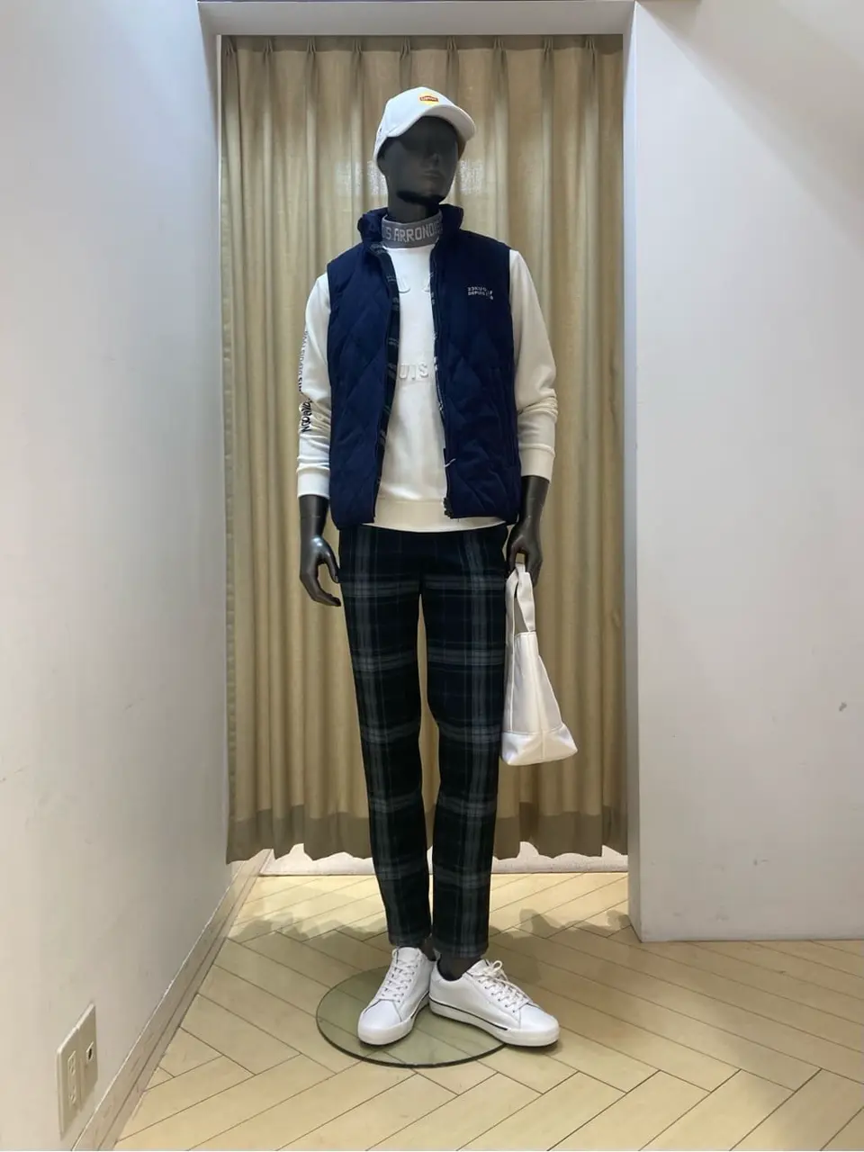 23区GOLF スタッフ コーディネート画像