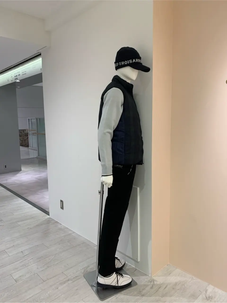 23区GOLF 松屋スタッフ コーディネート画像