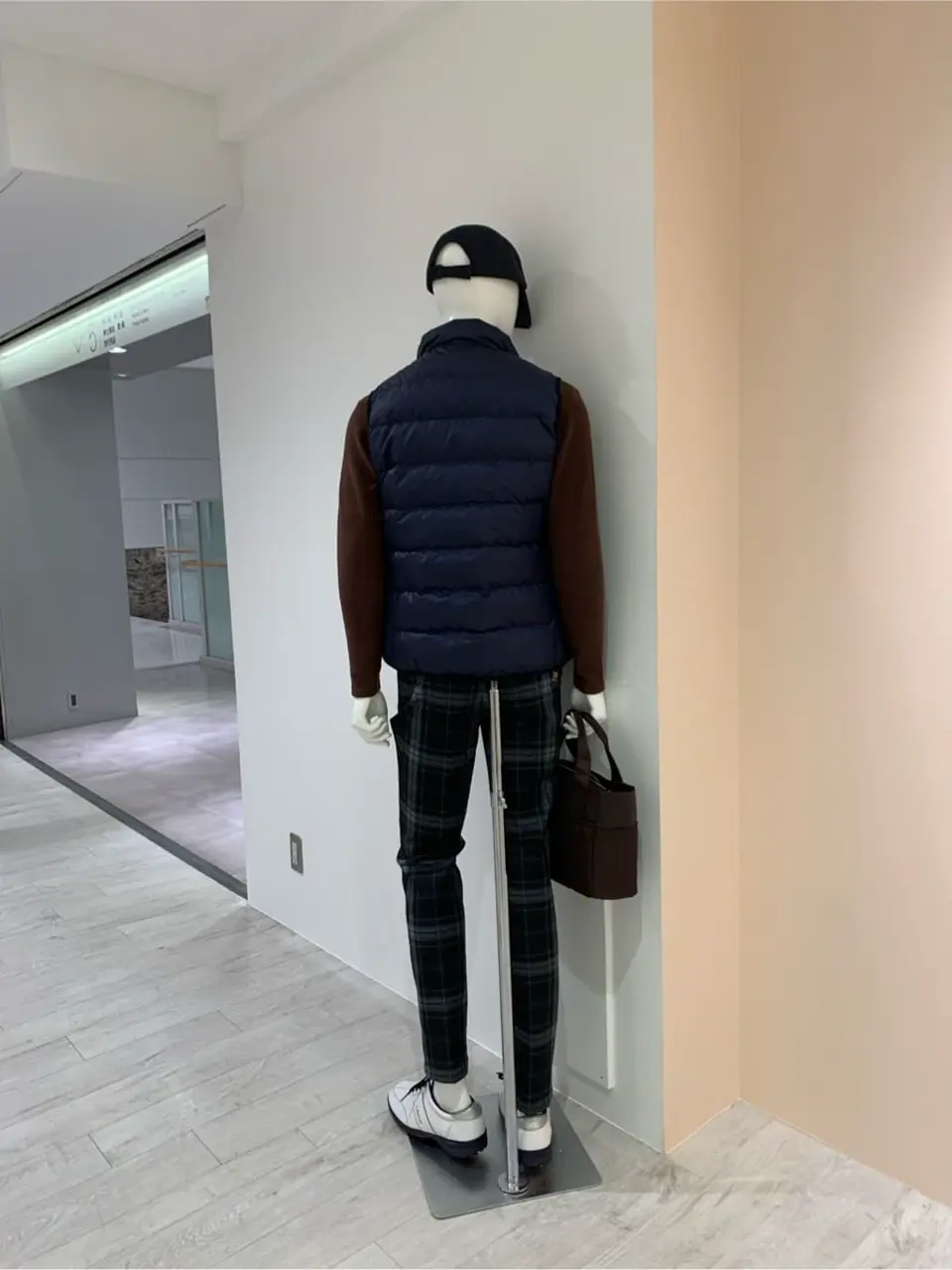 23区GOLF 松屋スタッフ コーディネート画像