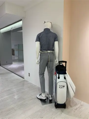 23区GOLF 松屋スタッフ コーディネート画像