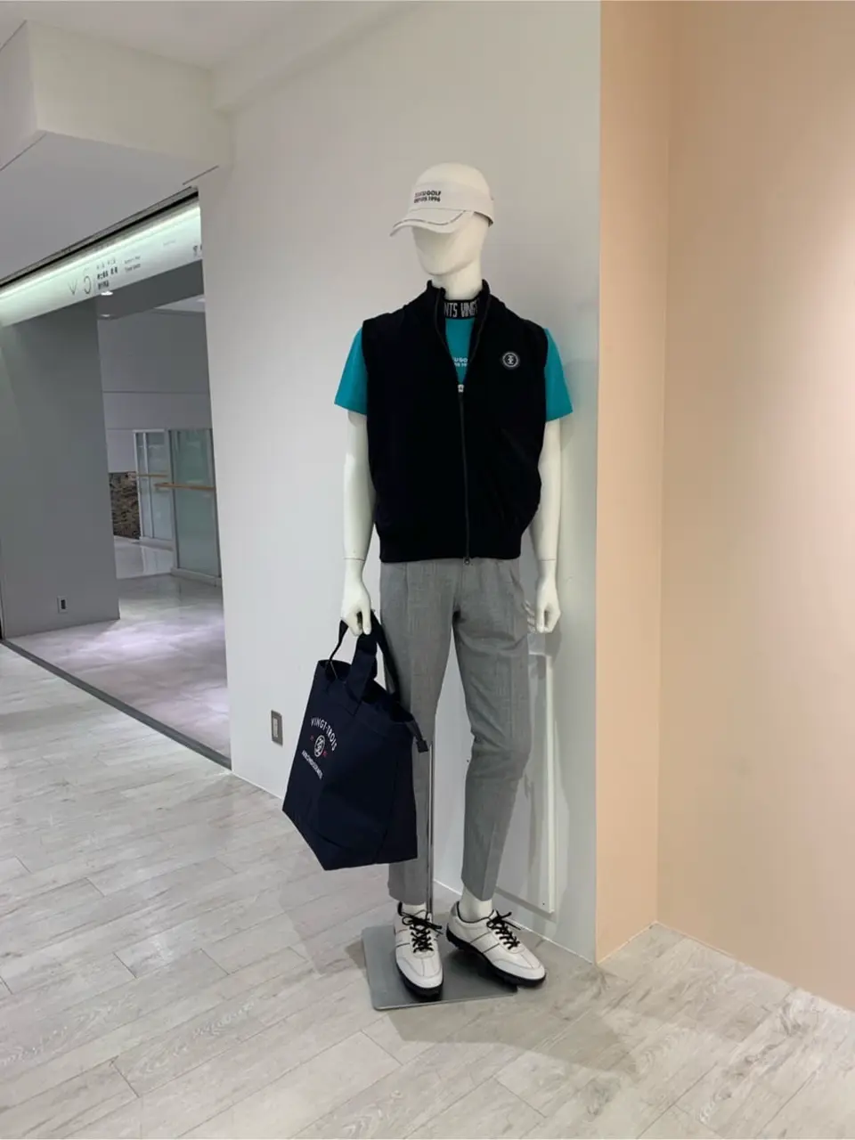 23区GOLF 松屋スタッフ コーディネート画像