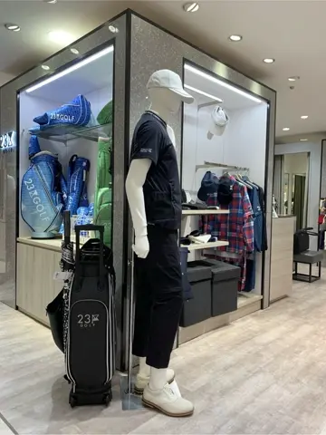 23区GOLF 松屋スタッフ コーディネート画像