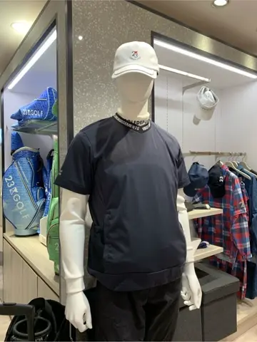 23区GOLF 松屋スタッフ コーディネート画像