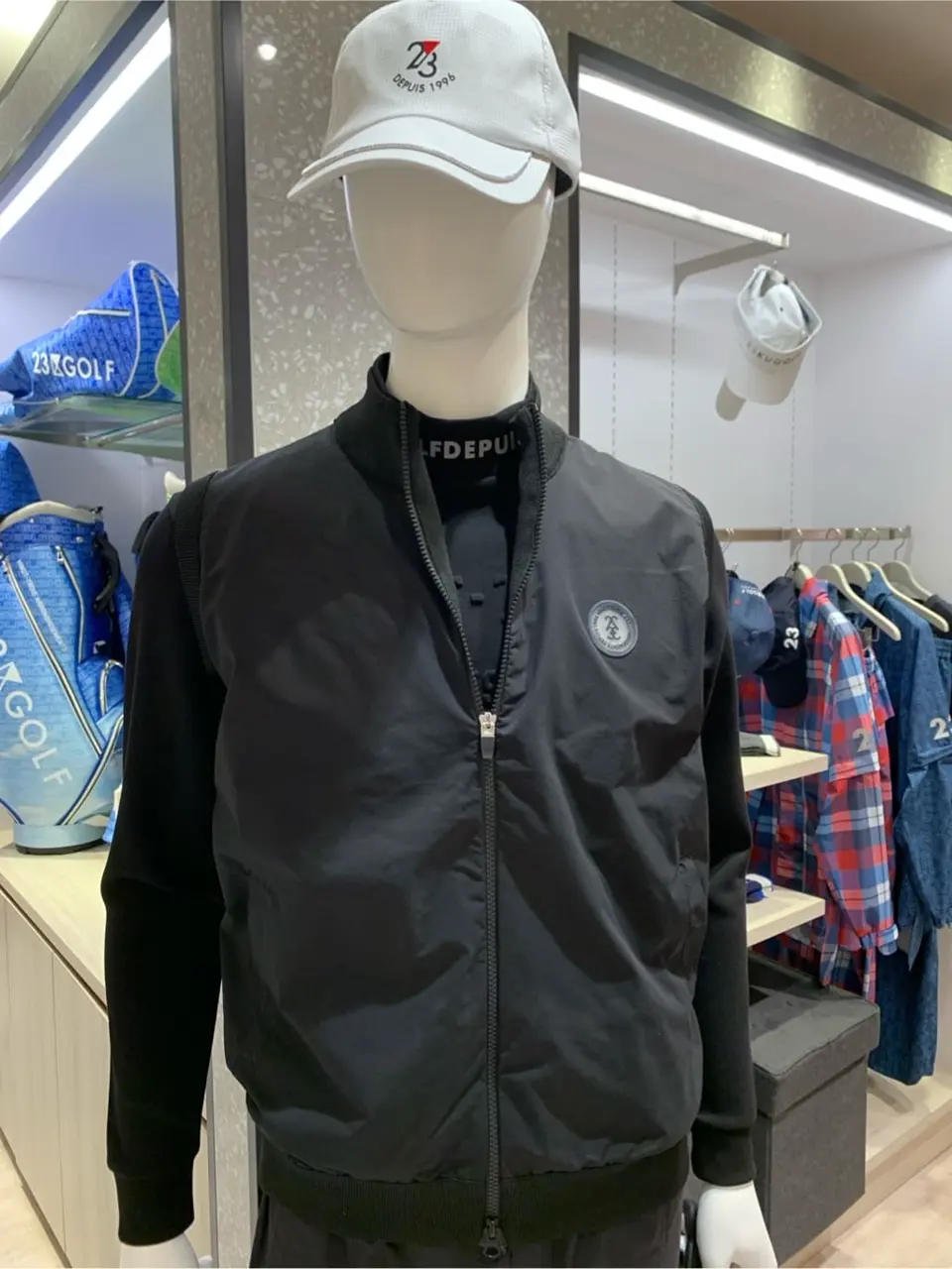 23区GOLF 松屋スタッフ コーディネート画像