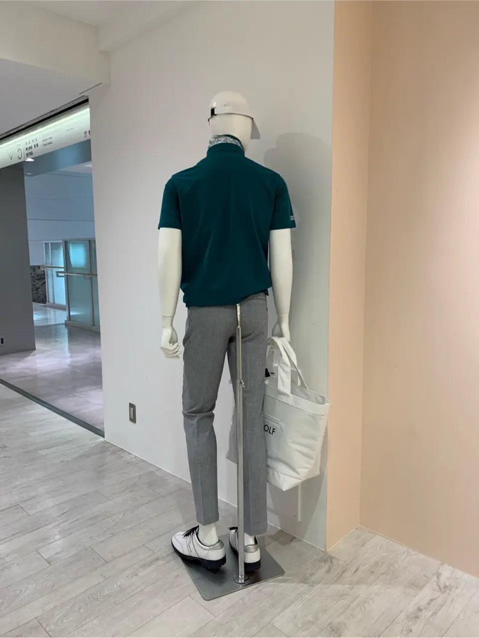 23区GOLF 松屋スタッフ コーディネート画像