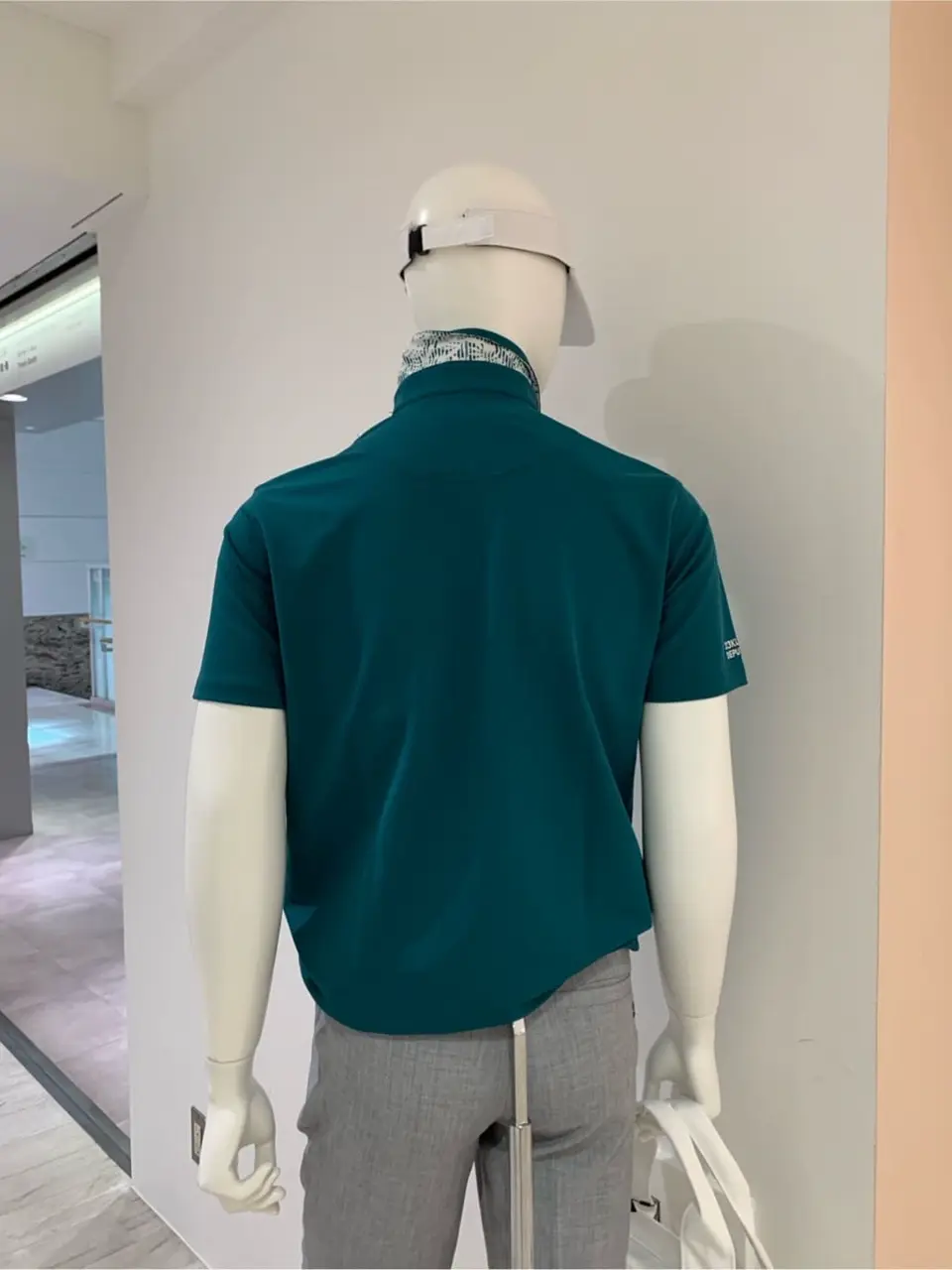 23区GOLF 松屋スタッフ コーディネート画像