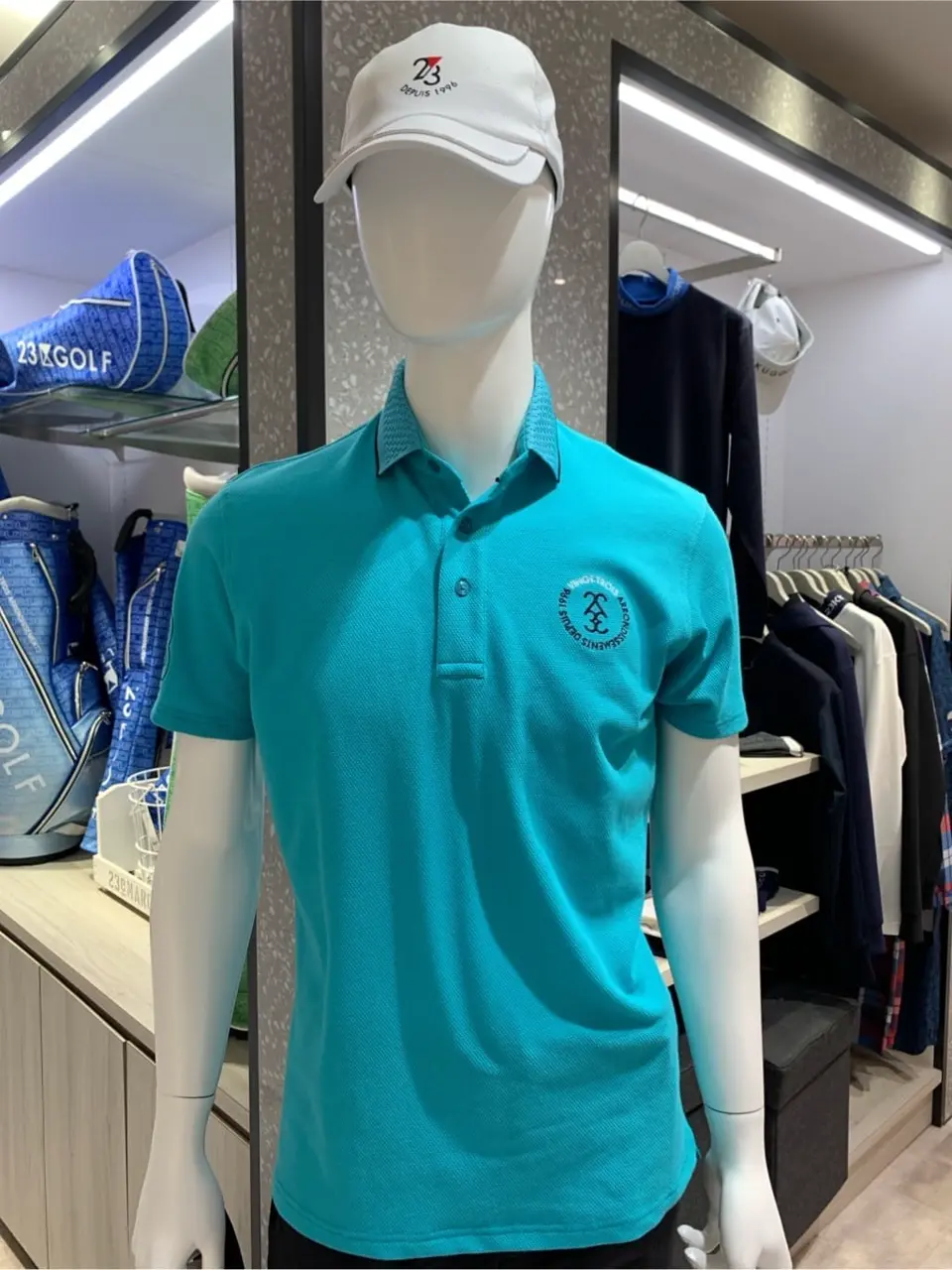 23区GOLF 松屋スタッフ コーディネート画像