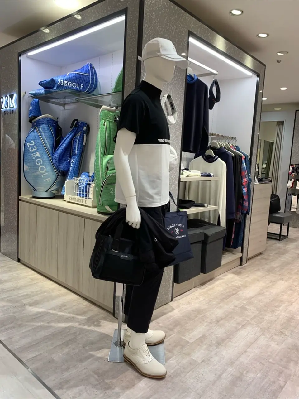 23区GOLF 松屋スタッフ コーディネート画像