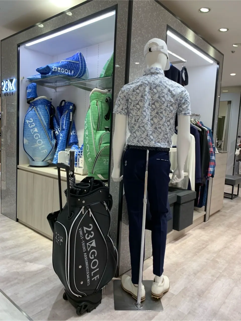 23区GOLF 松屋スタッフ コーディネート画像