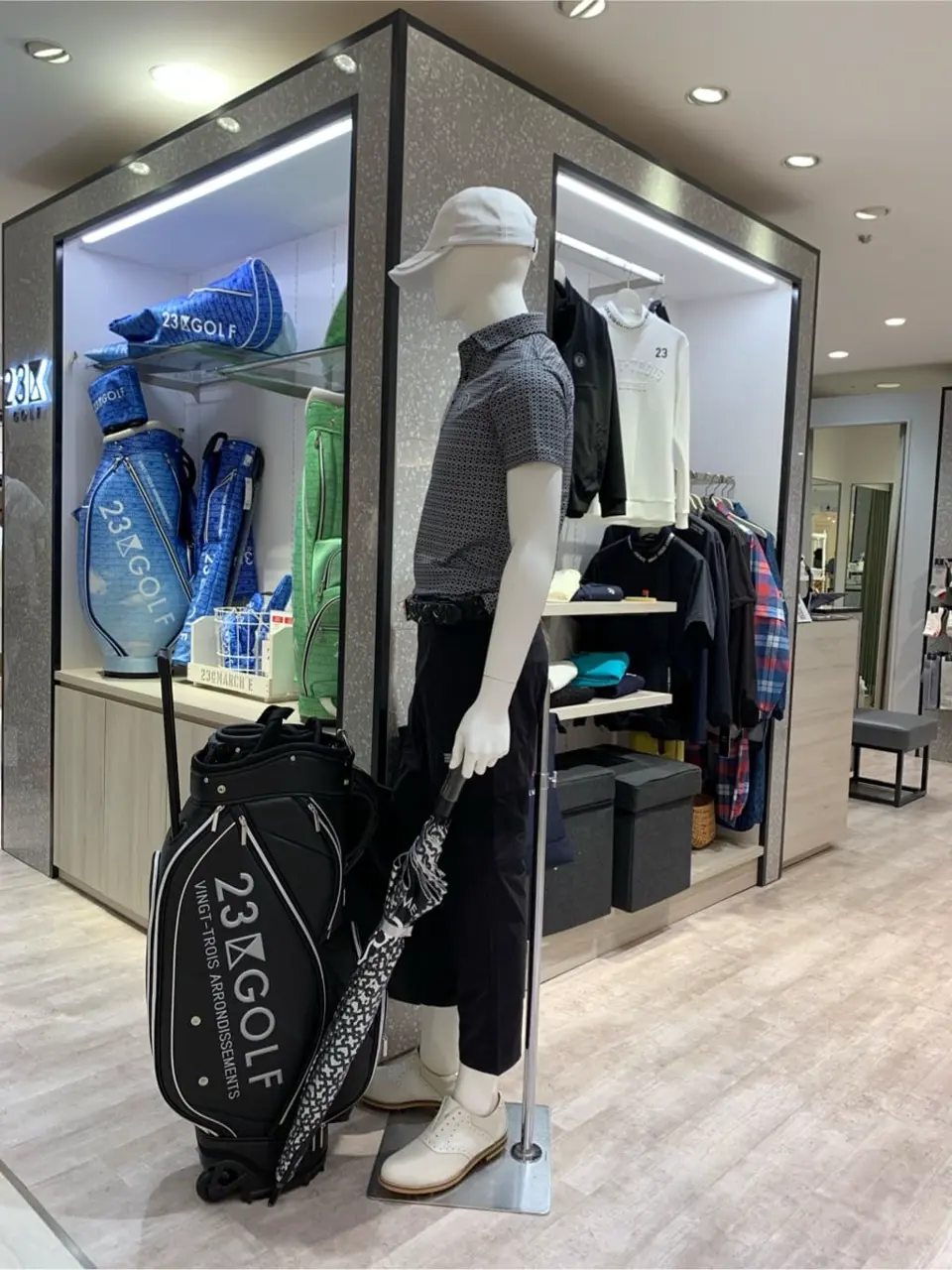 23区GOLF 松屋スタッフ コーディネート画像