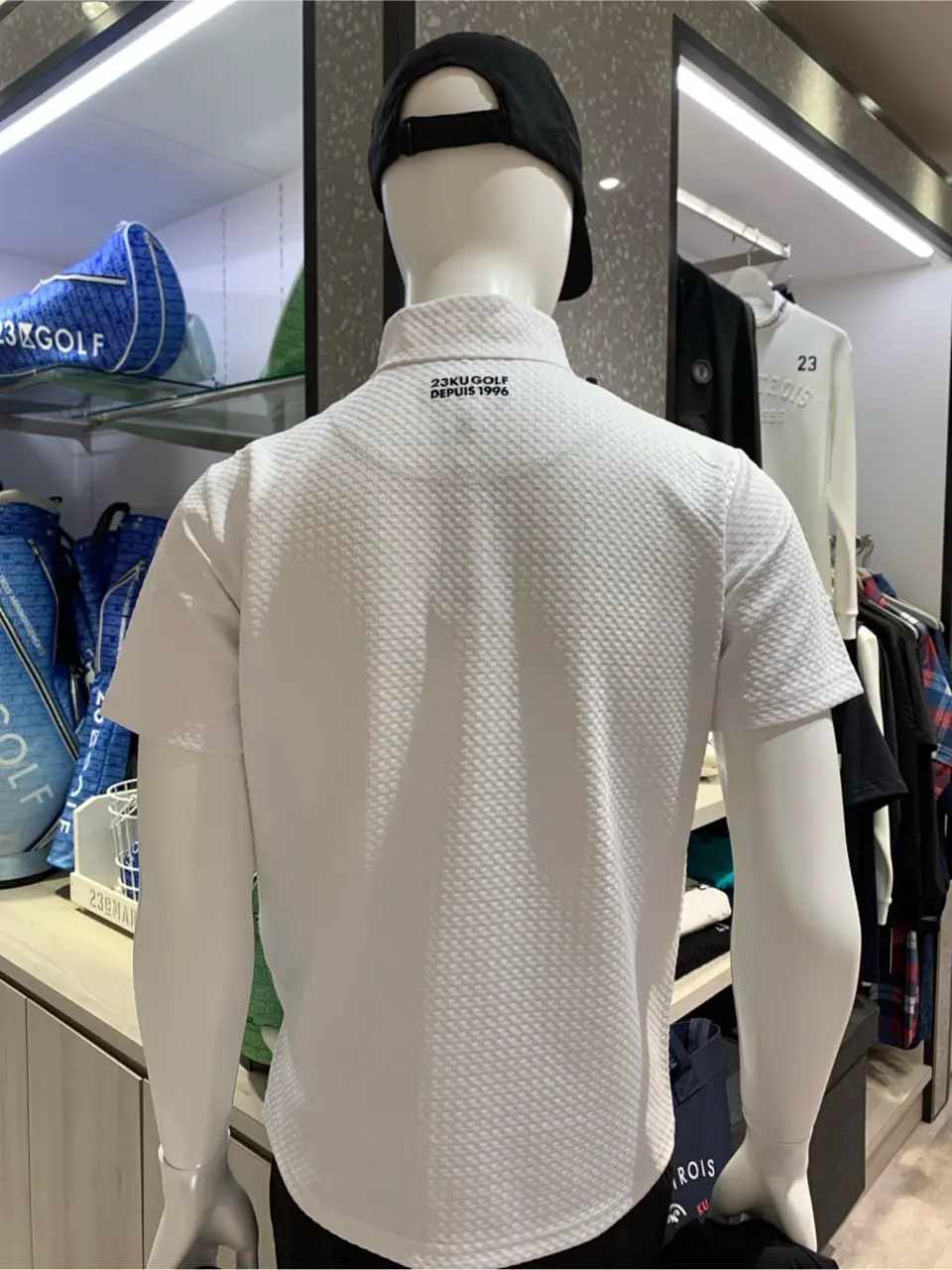 23区GOLF 松屋スタッフ コーディネート画像