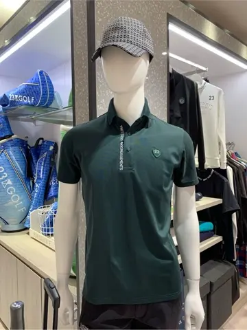 23区GOLF 松屋スタッフ コーディネート画像