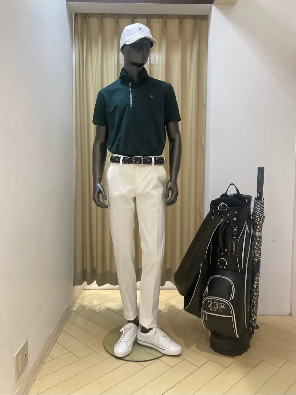 23区GOLF スタッフ コーディネート画像