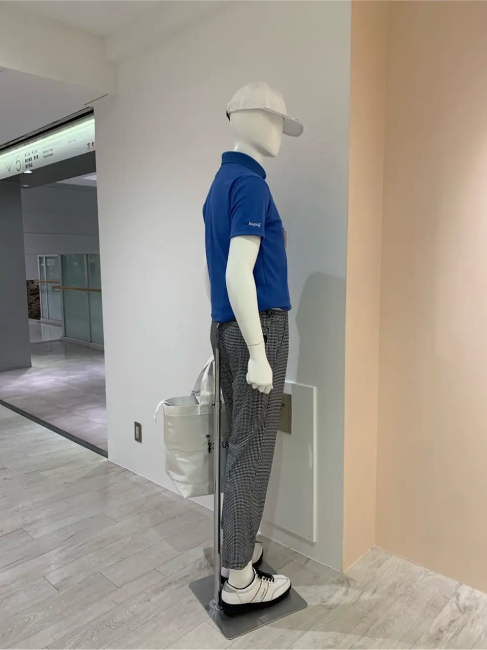 23区GOLF 松屋スタッフ コーディネート画像